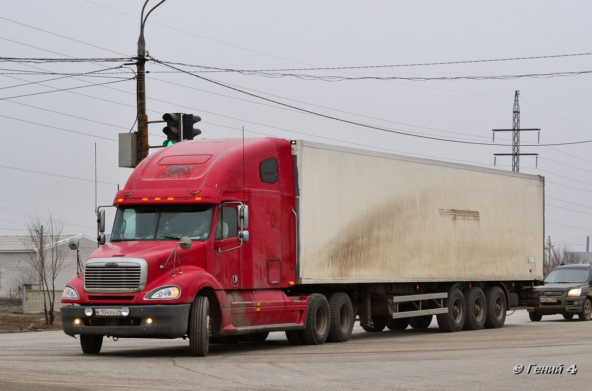 Волгоградская область, № К 104 ХА 34 — Freightliner Columbia