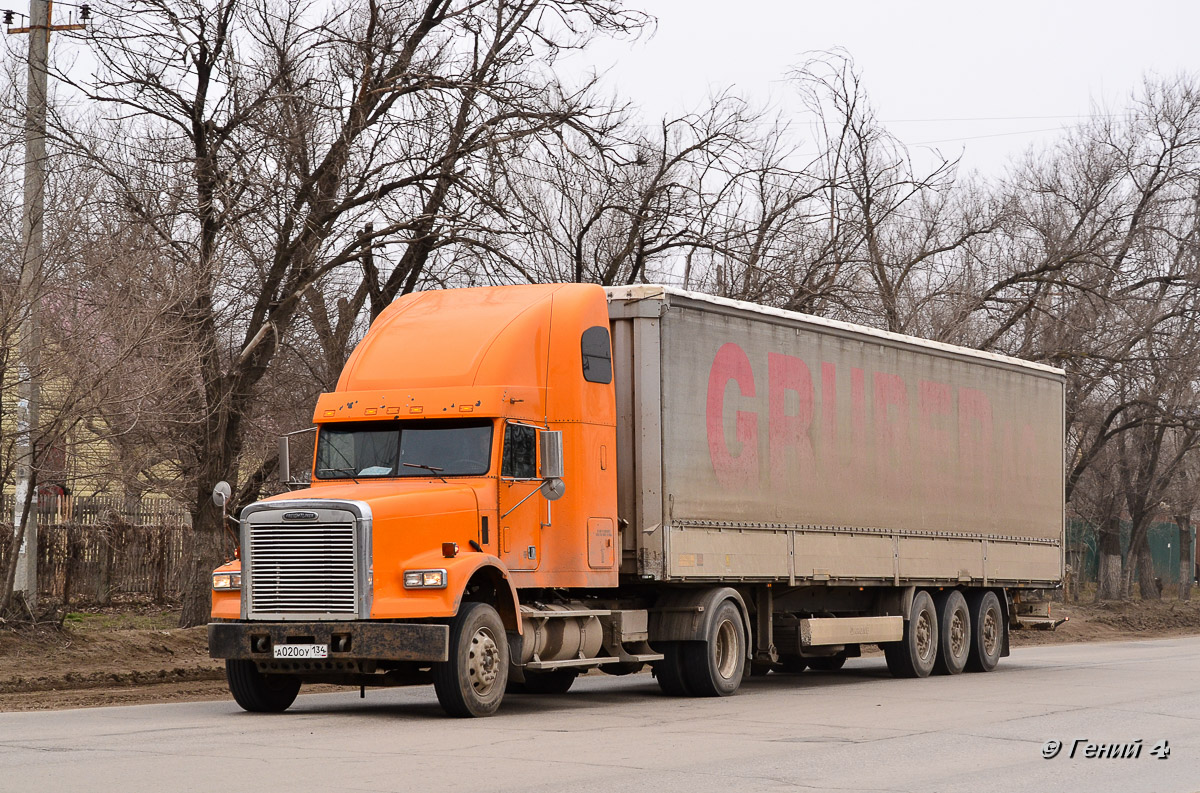 Волгоградская область, № А 020 ОУ 134 — Freightliner FLD 120 SD