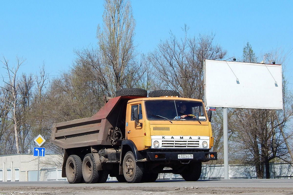 Воронежская область, № Е 322 ЕО 36 — КамАЗ-55111 [551110]