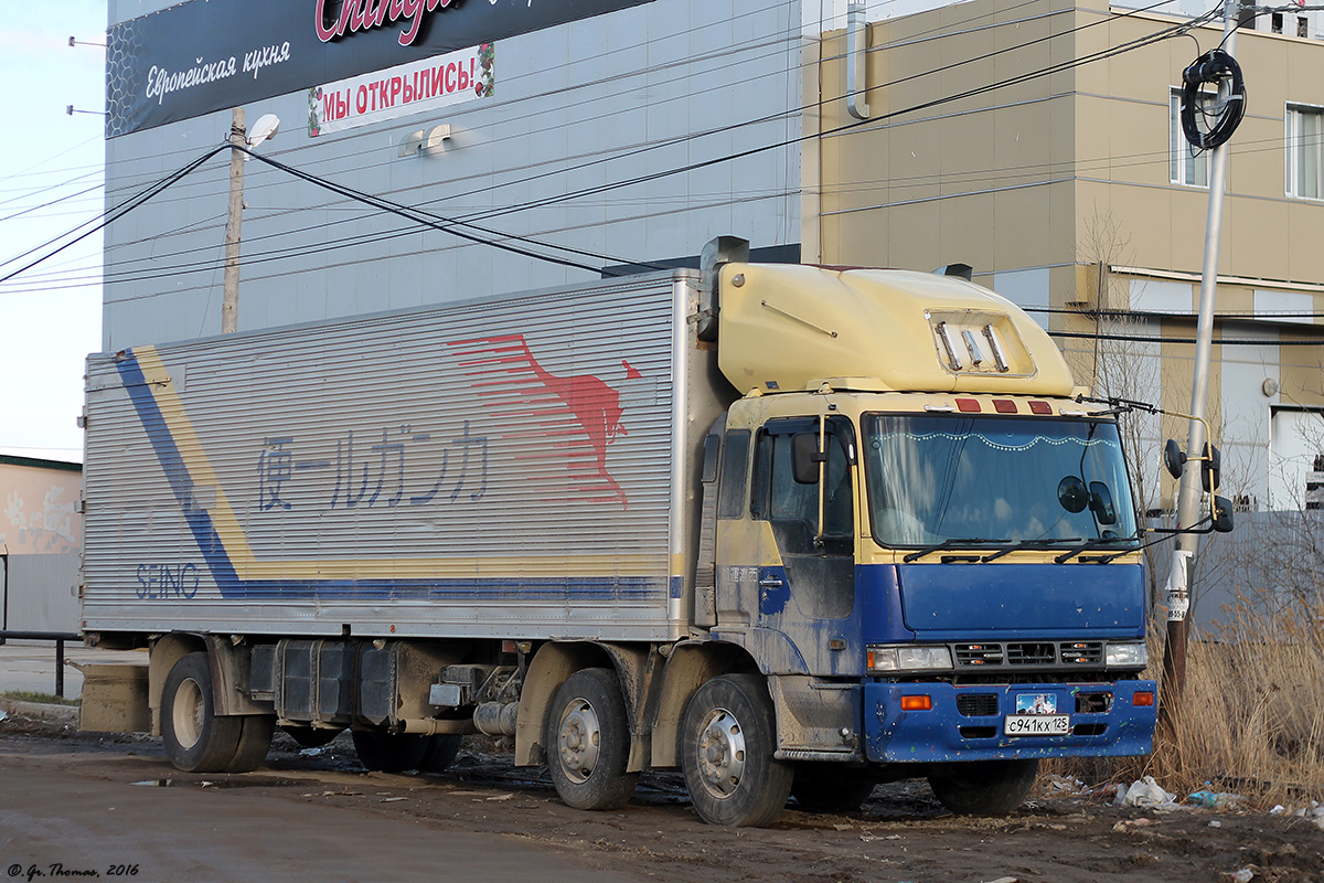 Приморский край, № С 941 КХ 125 — Hino FN