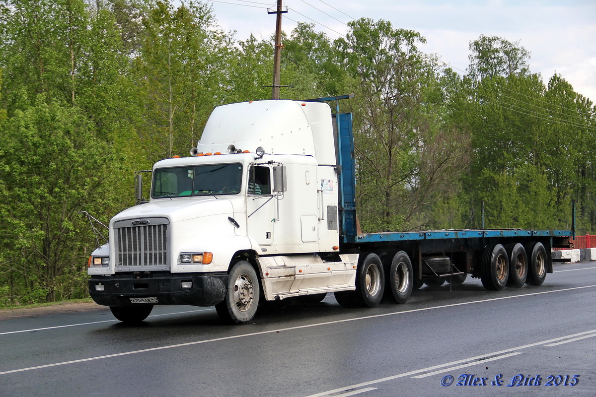 Ленинградская область, № Х 254 АВ 47 — Freightliner FLD 112