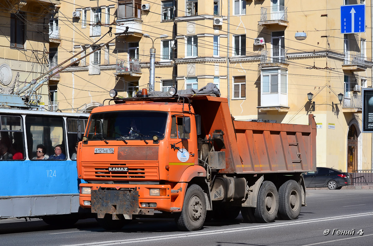 Волгоградская область, № В 121 АЕ 134 — КамАЗ-6520 [652000]