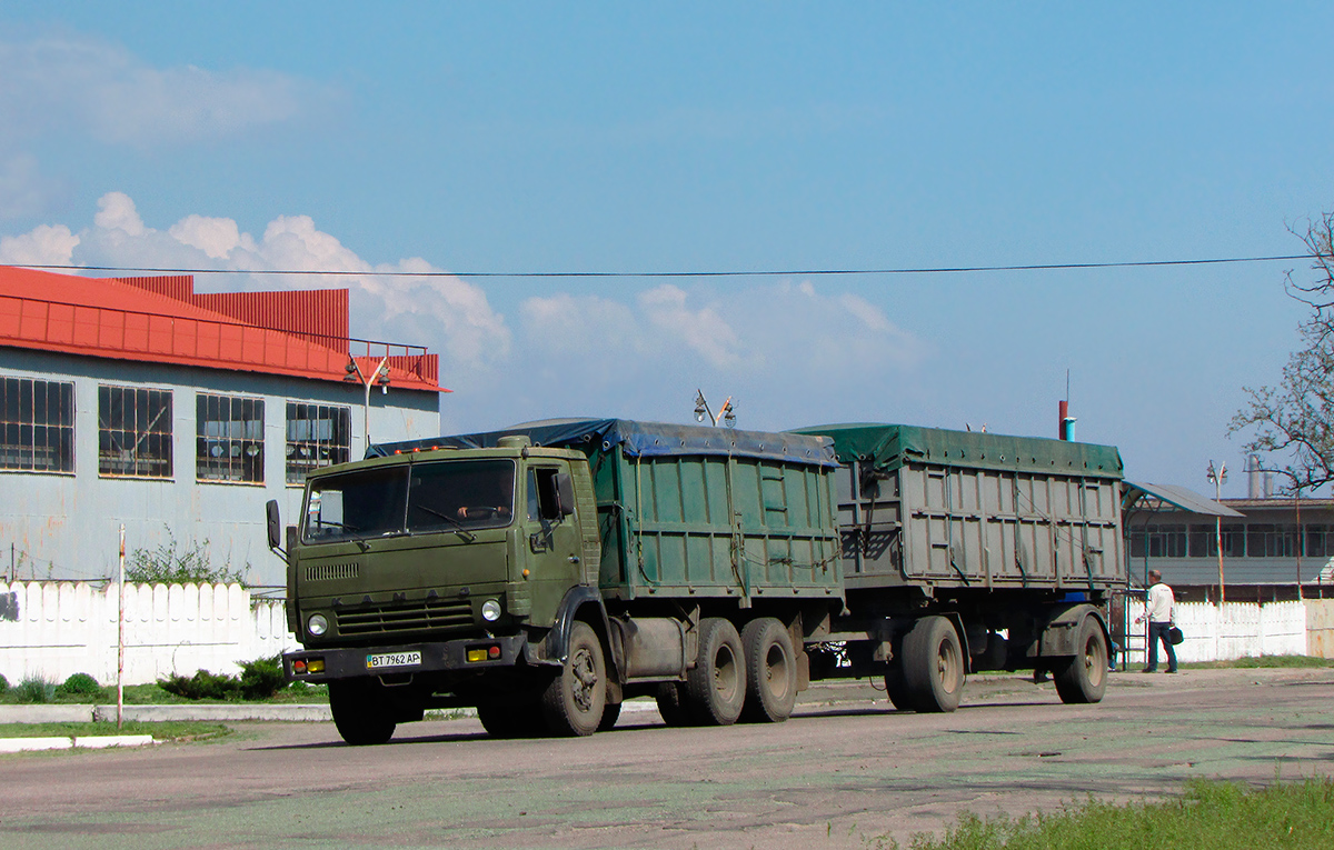 Херсонская область, № ВТ 7962 АР — КамАЗ-5320