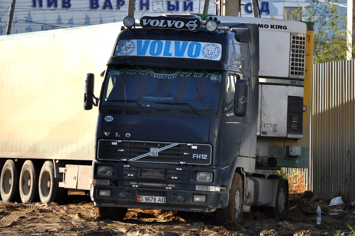 Киргизия, № S 9678 AB — Volvo ('1993) FH-Series