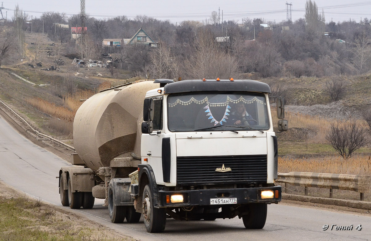 Москва, № Т 451 АН 777 — МАЗ-543203