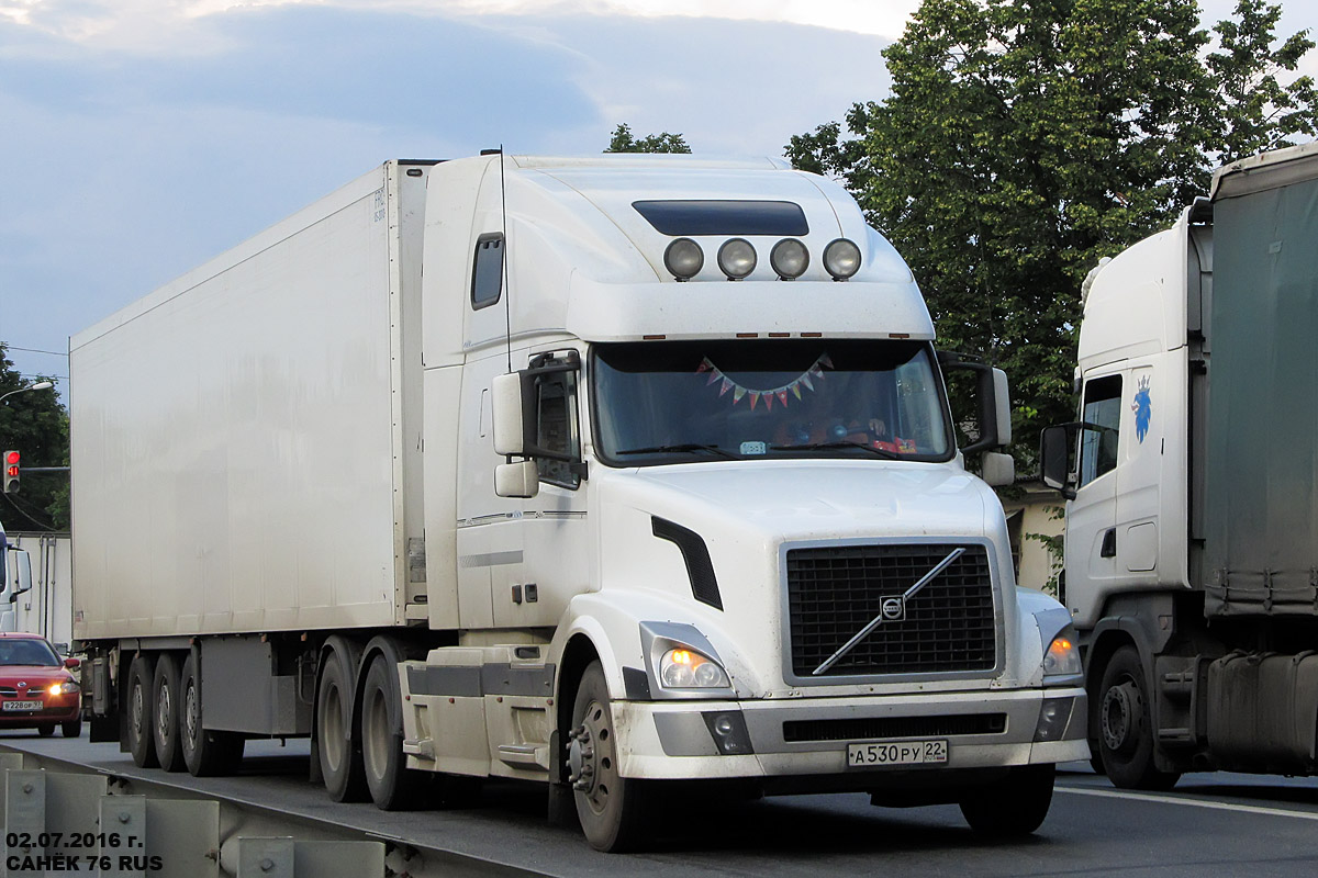 Алтайский край, № А 530 РУ 22 — Volvo VNL670