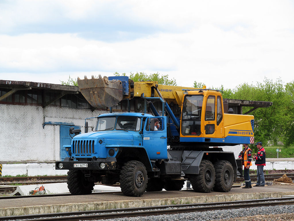 Минская область, № АІ 9477-5 — Урал-4320 (общая модель)