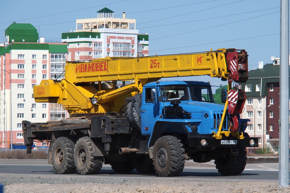 Ханты-Мансийский автоном.округ, № В 038 АТ 186 — Урал-4320-40