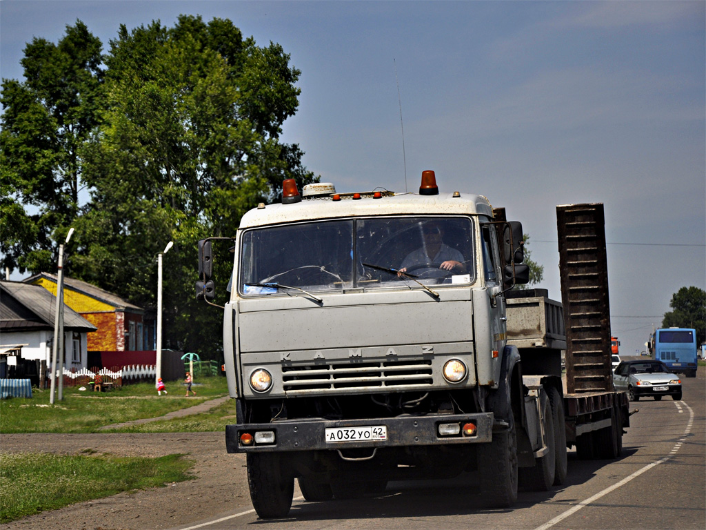 Кемеровская область, № А 032 УО 42 — КамАЗ-54112