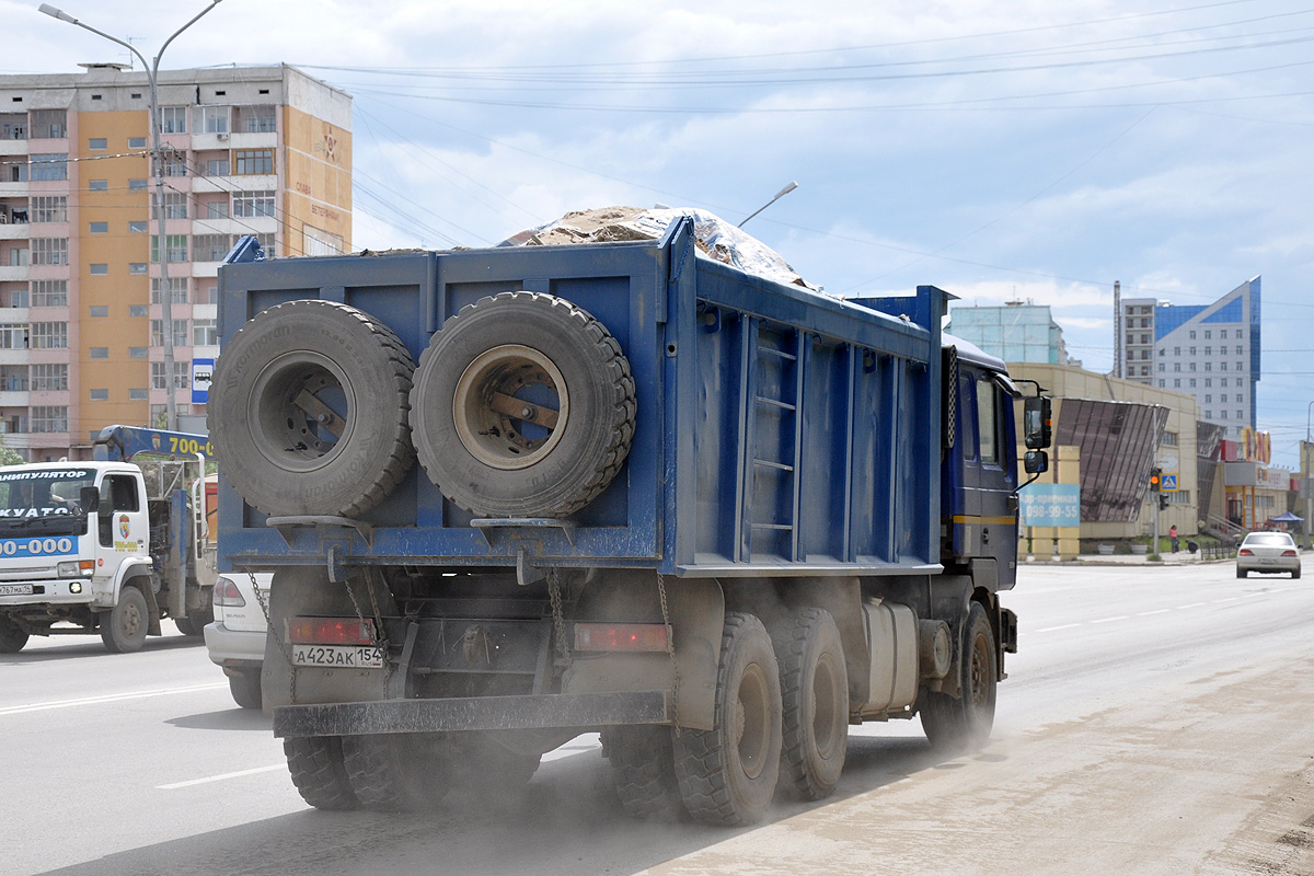 Саха (Якутия), № А 423 АК 154 — Shaanxi Shacman F2000 SX325x