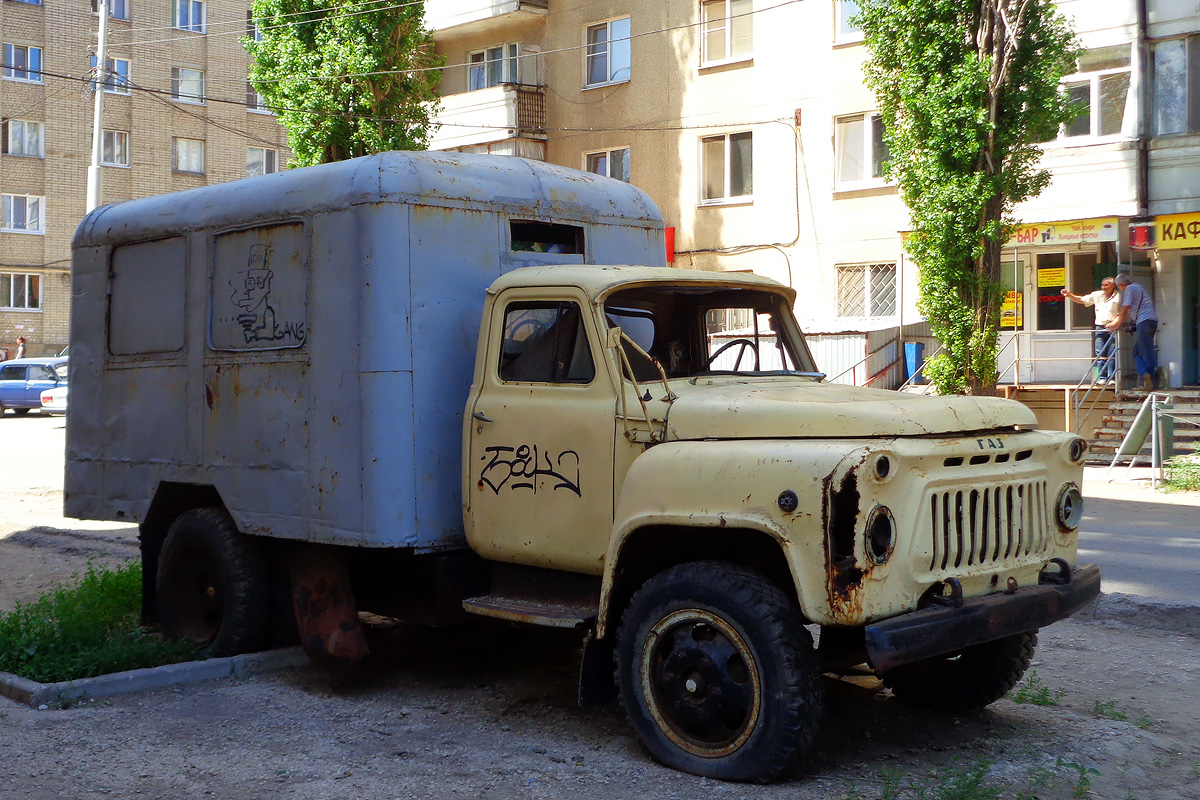 Саратовская область, № Е 101 РУ 64 — ГАЗ-52-01