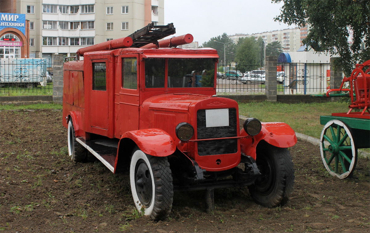 Красноярский край, № (24) Б/Н 0012 — УралЗИС-5М; Красноярский край — Автомобили на постаментах; Техника на постаментах, памятники (Красноярский край)