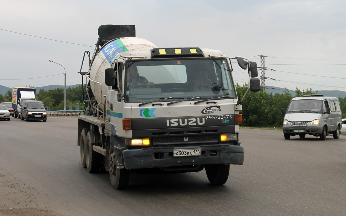 Красноярский край, № Х 303 КС 124 — Isuzu Forward (общая модель)