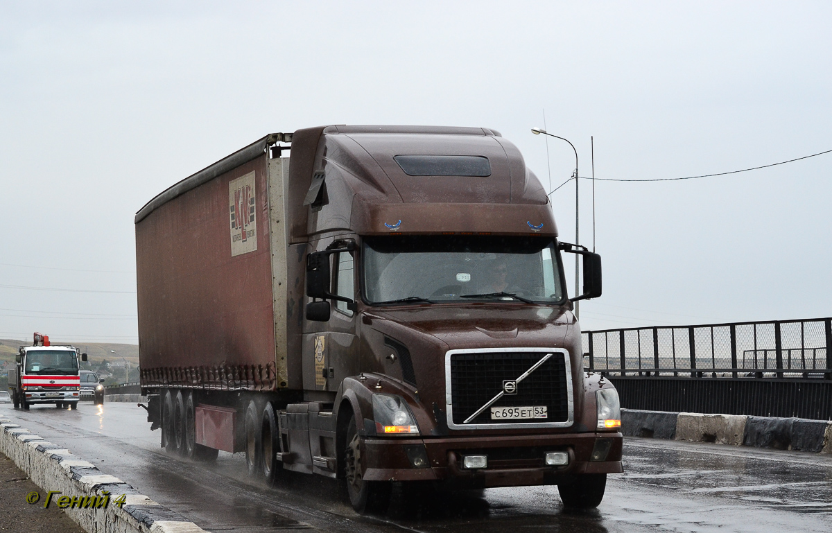 Новгородская область, № С 695 ЕТ 53 — Volvo VNL670