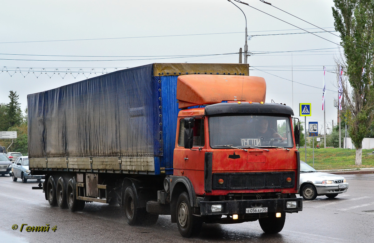 Астраханская область, № Е 056 АУ 30 — МАЗ-54323