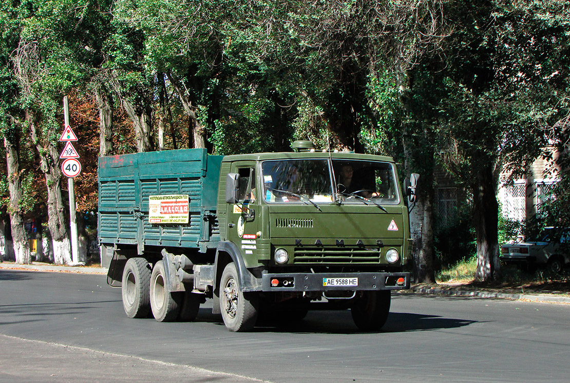 Днепропетровская область, № АЕ 9588 НЕ — КамАЗ-5320