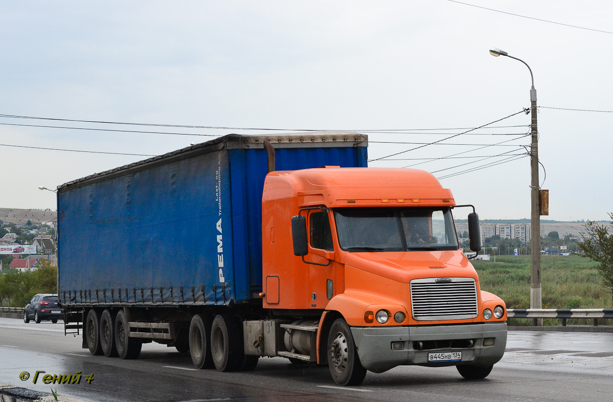 Волгоградская область, № В 445 НВ 134 — Freightliner Century Class