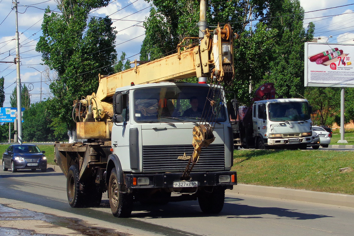 Саратовская область, № Р 327 КЕ 64 — МАЗ-533702