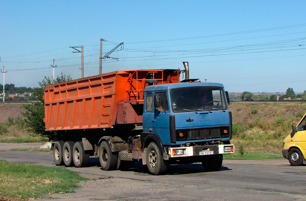 Днепропетровская область, № АЕ 3127 ЕТ — МАЗ-54323