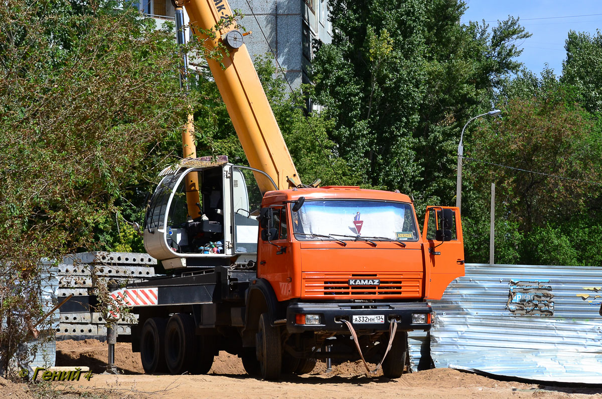 Волгоградская область, № А 332 НН 134 — КамАЗ-65115-62