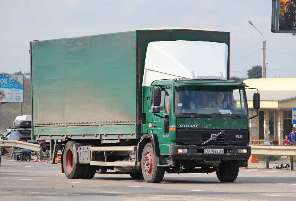 Киев, № АА 9865 ВН — Volvo FL6