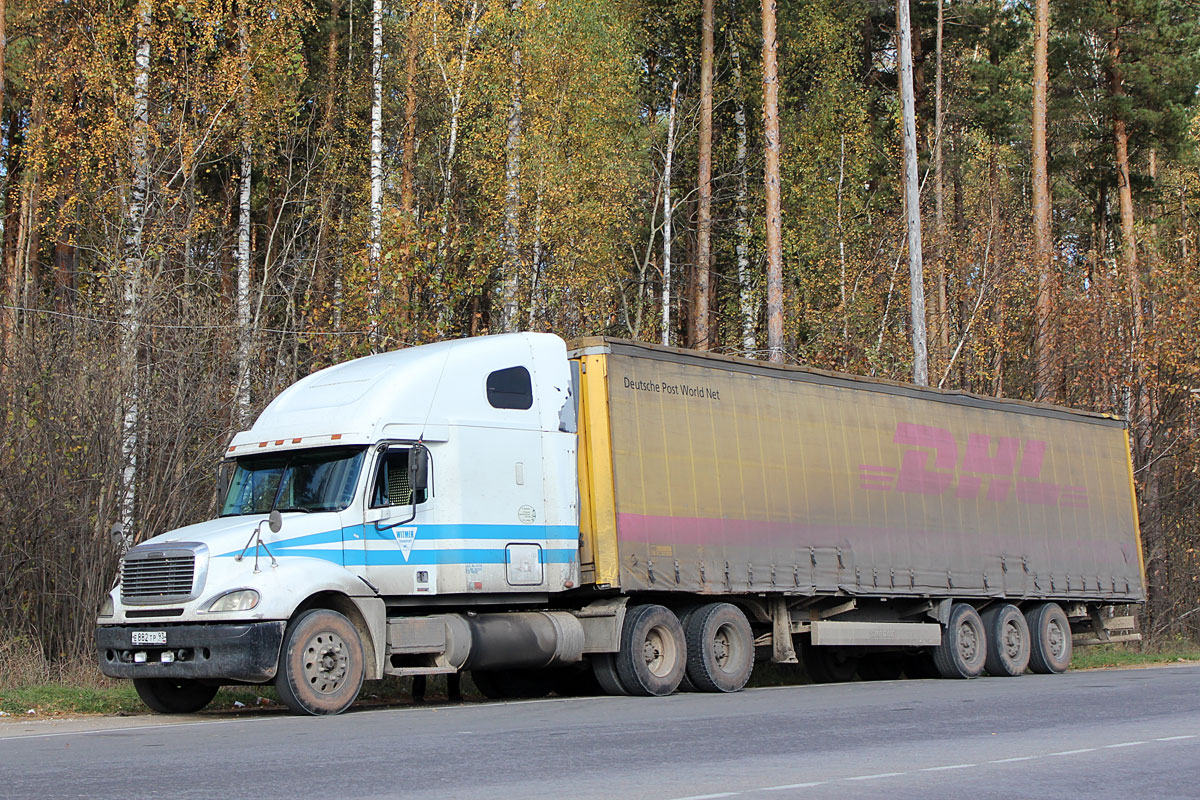 Краснодарский край, № Е 882 ТР 93 — Freightliner Columbia