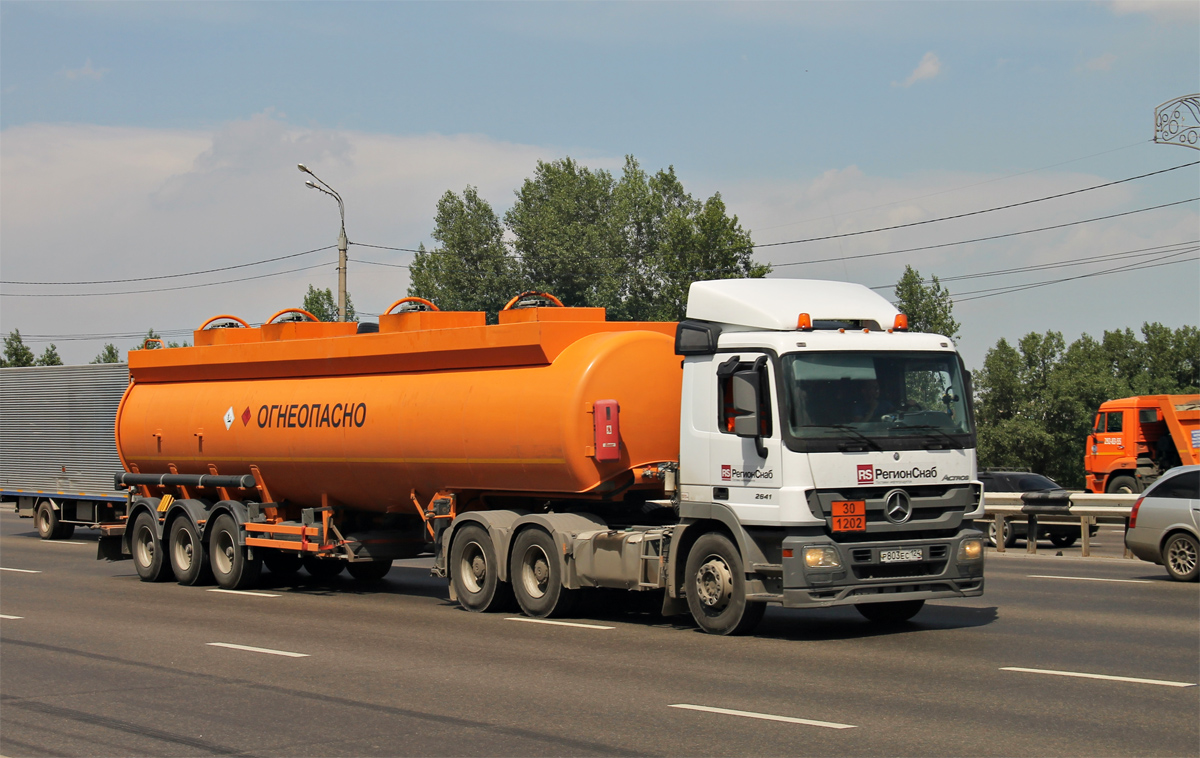 Красноярский край, № Р 803 ЕС 124 — Mercedes-Benz Actros ('2009) 2641