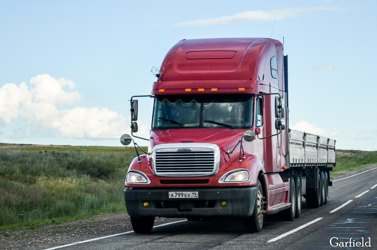 Хакасия, № А 799 ЕХ 19 — Freightliner Columbia