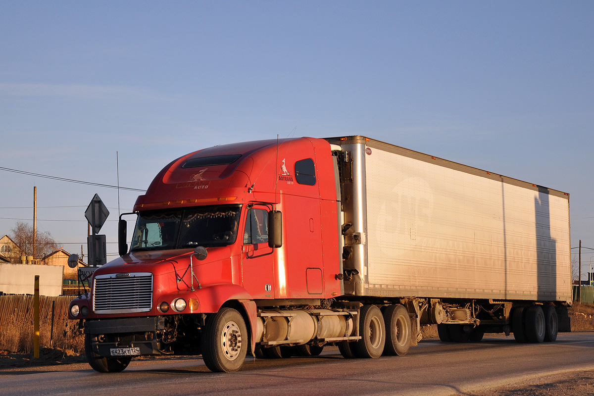 Красноярский край, № Е 423 КТ 124 — Freightliner Century Class