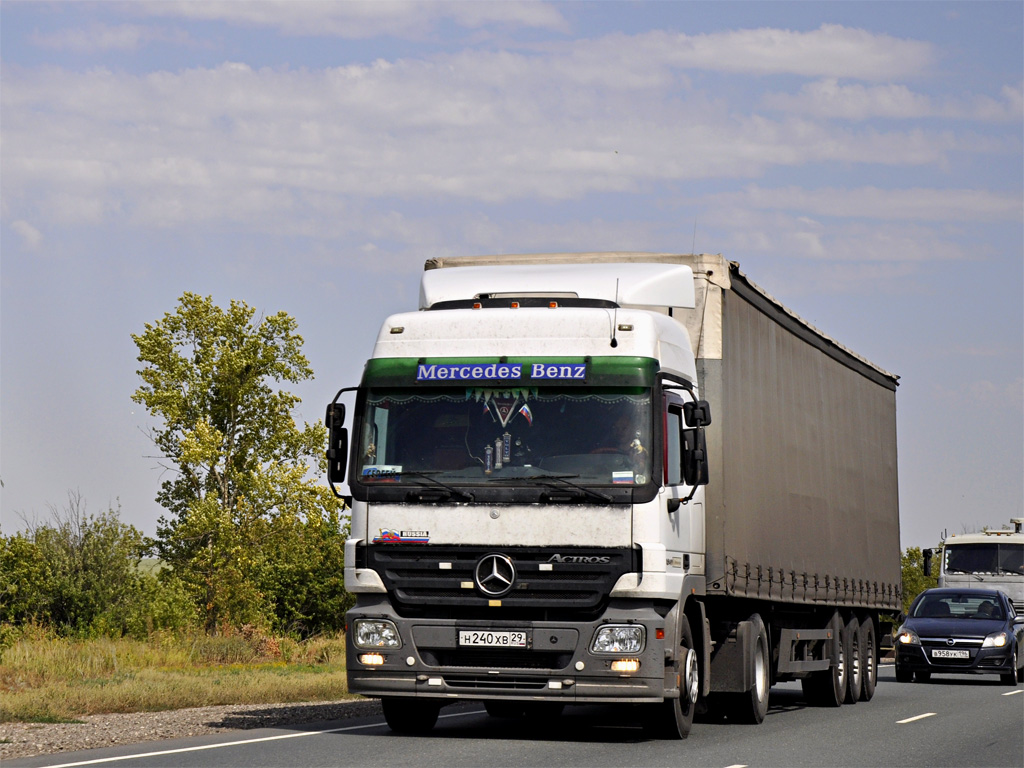 Архангельская область, № Н 240 ХВ 29 — Mercedes-Benz Actros ('2003) 1841