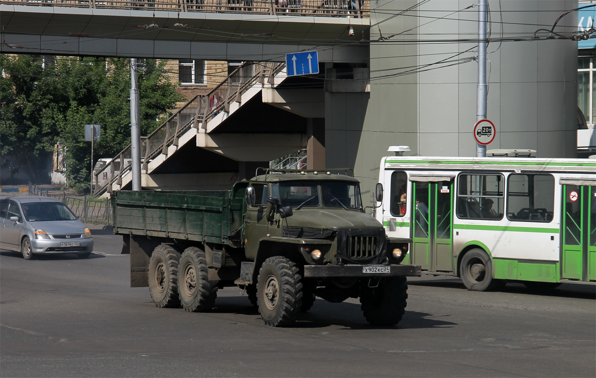 Красноярский край, № Х 902 КС 24 — Урал-4320 / 5557 (общая модель)