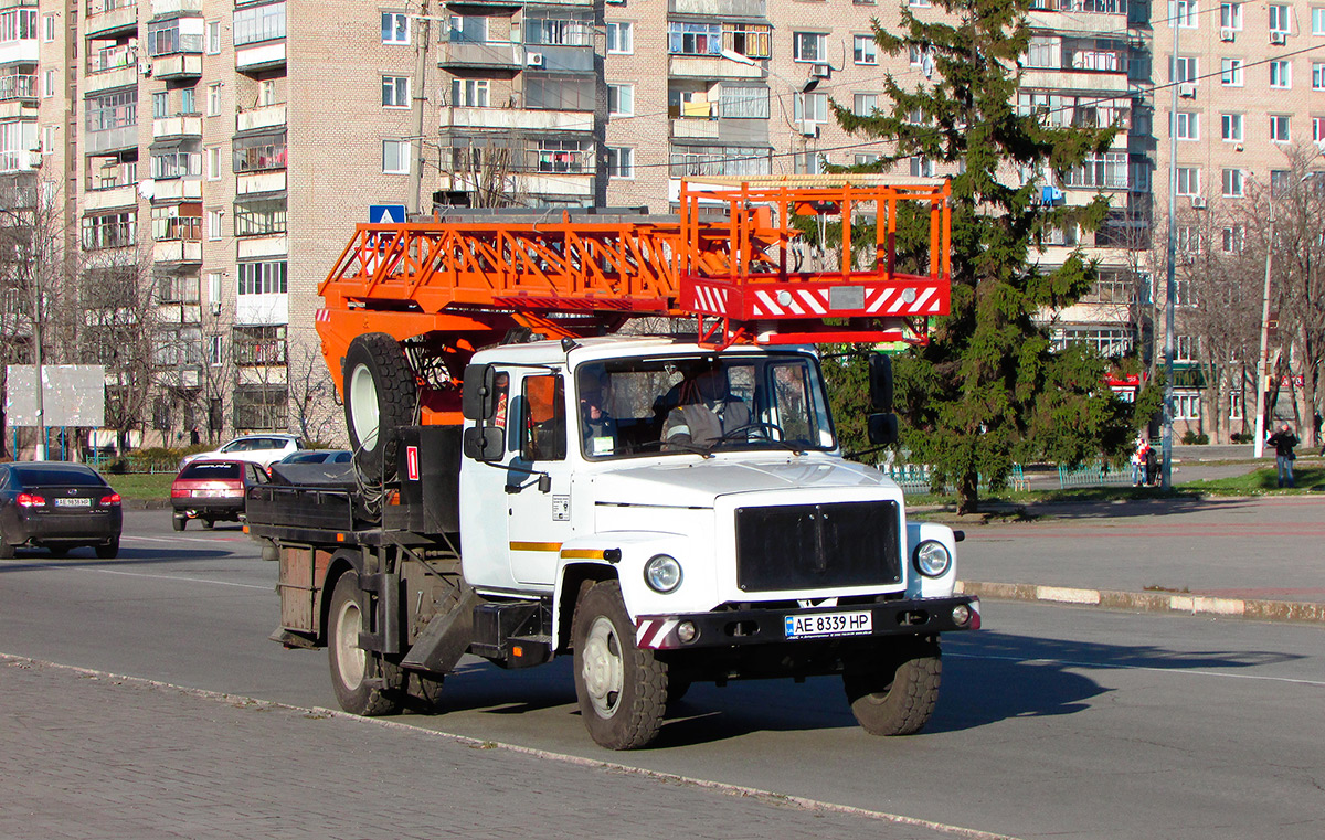 Днепропетровская область, № АЕ 8339 НР — ГАЗ-3309