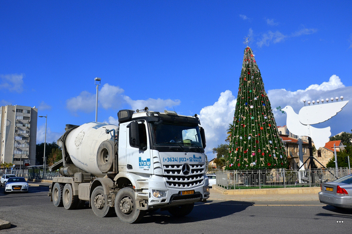 Израиль, № 67-702-32 — Mercedes-Benz Arocs (общ.м)