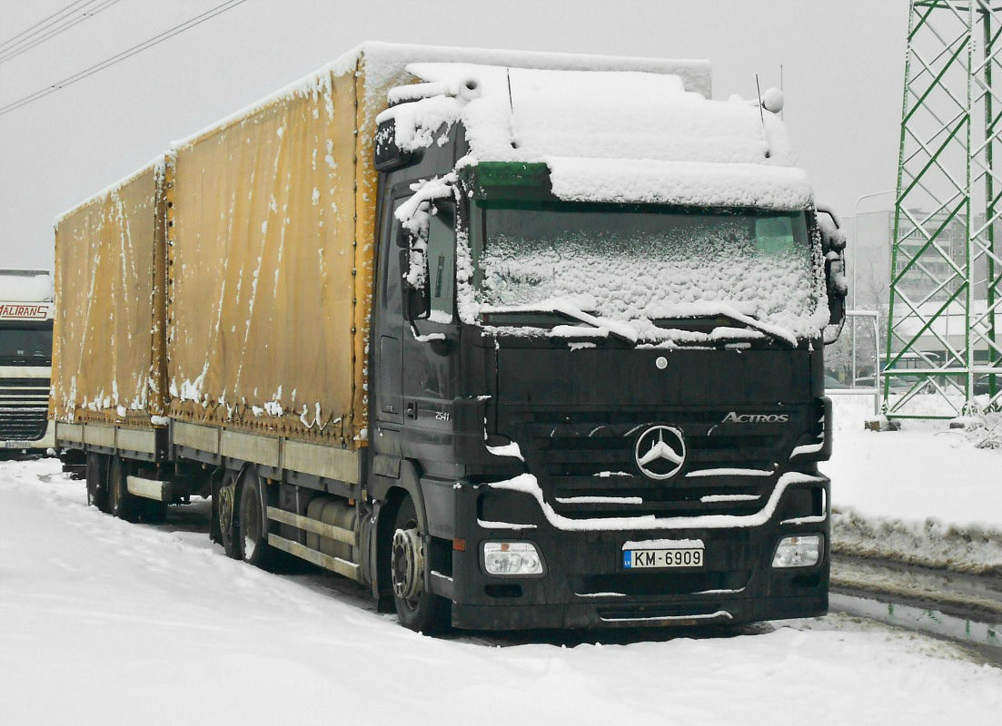 Латвия, № KM-6909 — Mercedes-Benz Actros ('2003) 2541