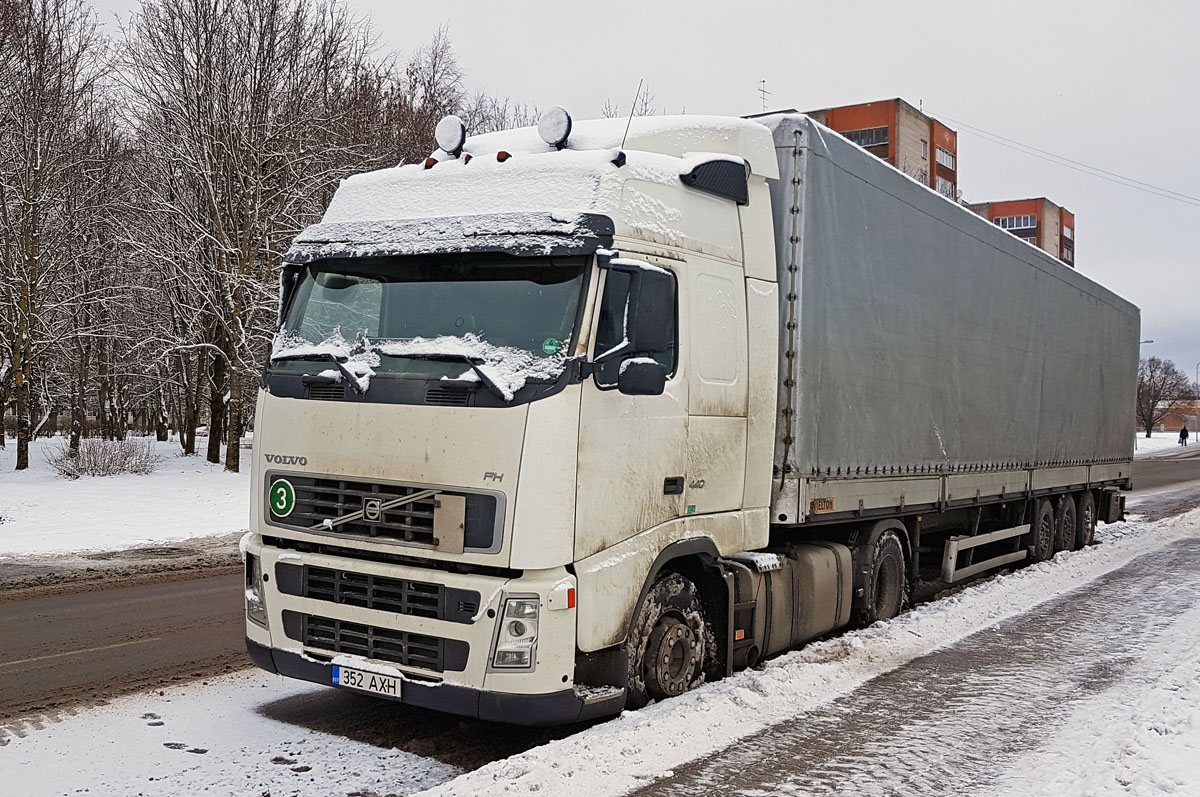 Эстония, № 352 AXH — Volvo ('2002) FH12.440