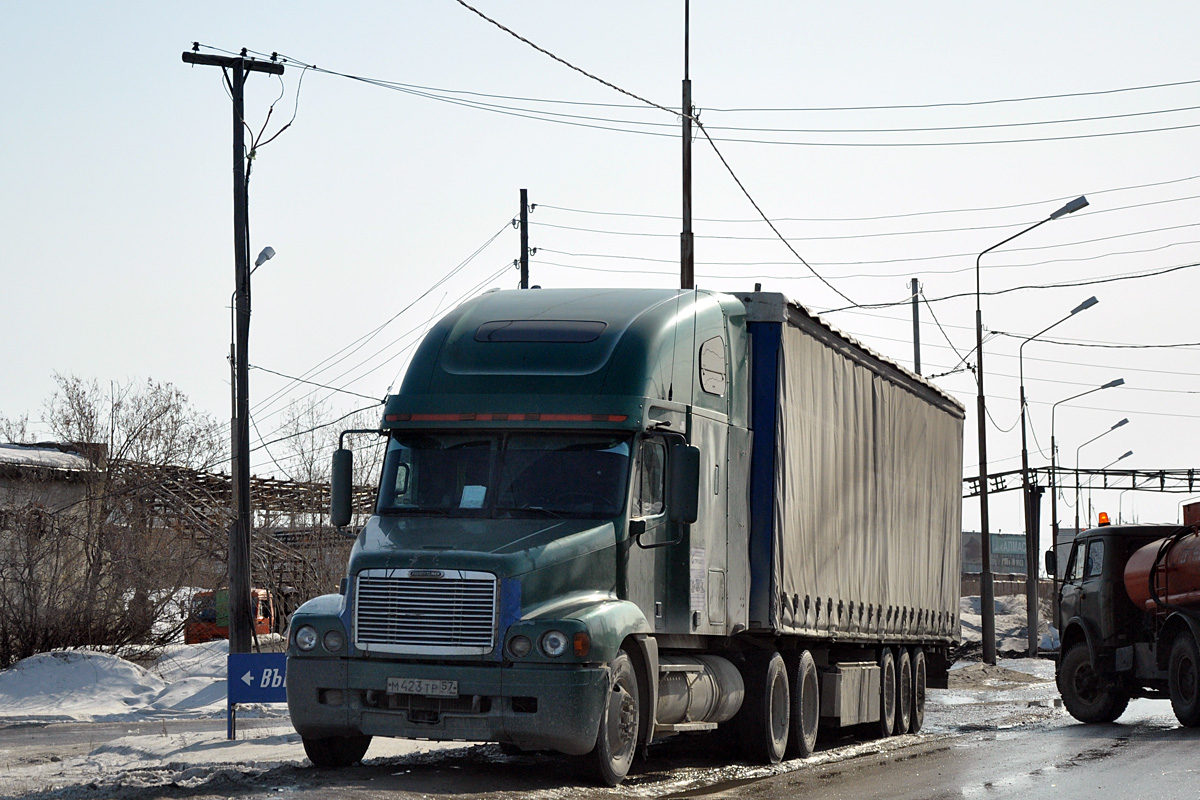 Орловская область, № М 423 ТР 57 — Freightliner Century Class