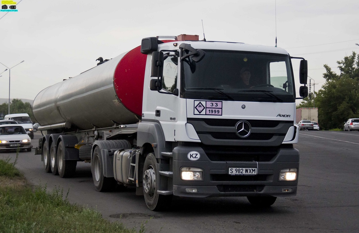 Павлодарская область, № S 982 WXM — Mercedes-Benz Axor 1840