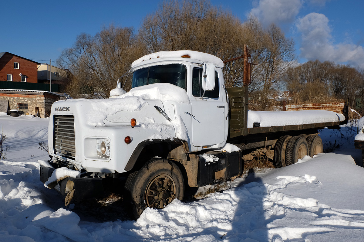 Московская область, № ВА 614 Е 50 — Mack R-Series