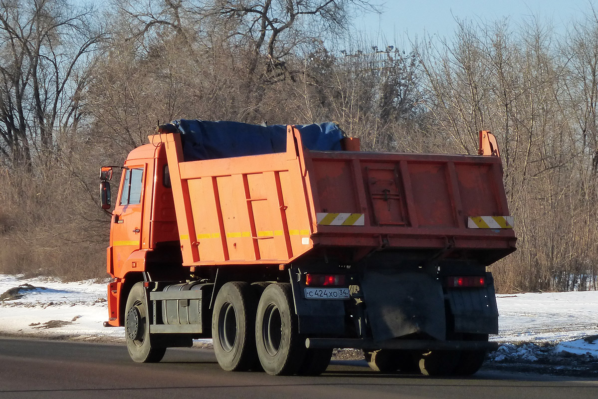 Волгоградская область, № С 424 ХО 34 — КамАЗ-65115-N3