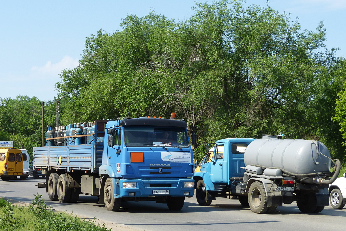 Волгоградская область, № Р 452 НТ 34 — КамАЗ-65117-N3; Волгоградская область, № 1007 — ГАЗ-3307