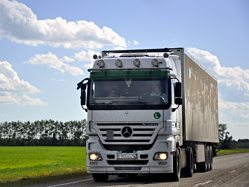 Восточно-Казахстанская область, № 153 DEA 16 — Mercedes-Benz Actros ('2003) 1846