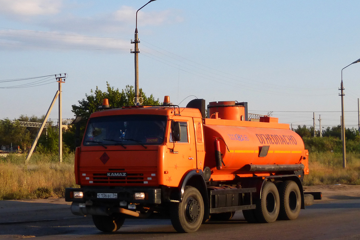 Волгоградская область, № С 136 ВС 34 — КамАЗ-65115-62