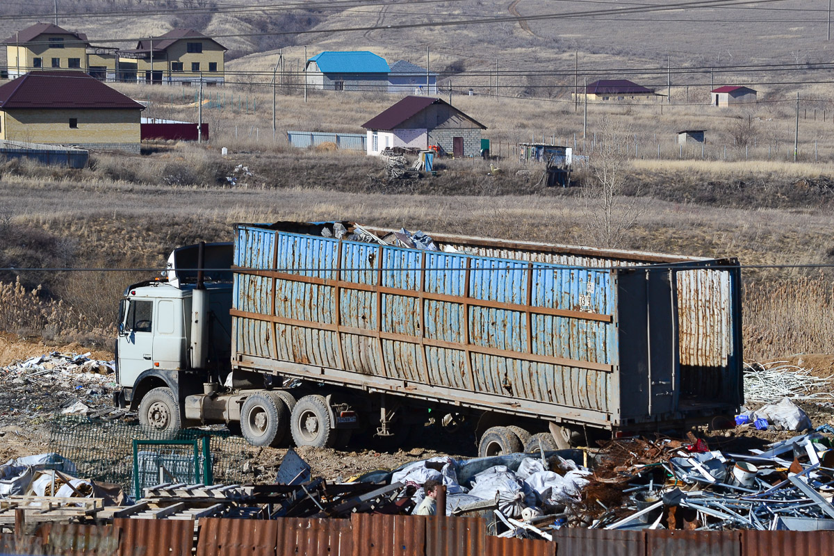 Волгоградская область, № В 840 ВВ 134 — МАЗ-64229