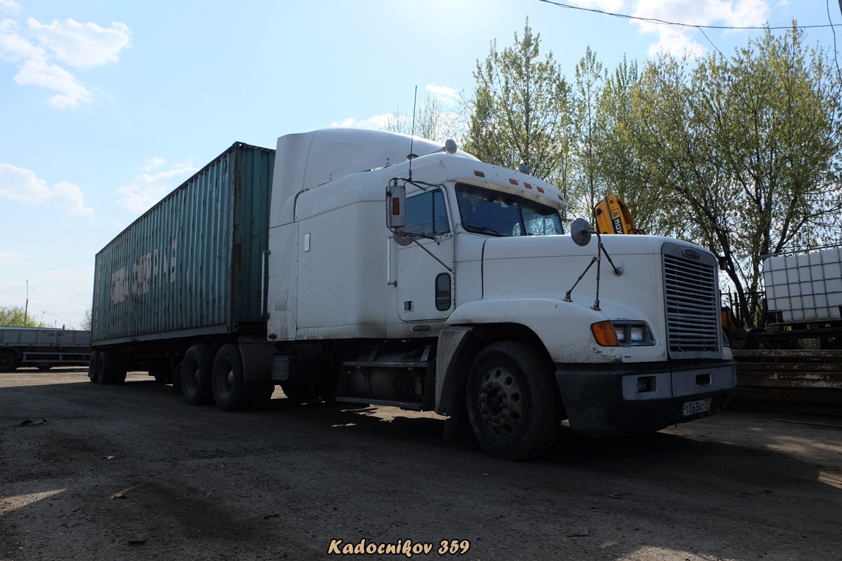 Москва, № Т 065 КС 777 — Freightliner FLD 120