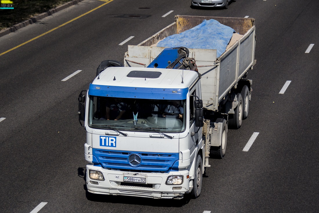 Алматы, № 588 PTA 02 — Mercedes-Benz Actros ('2003)