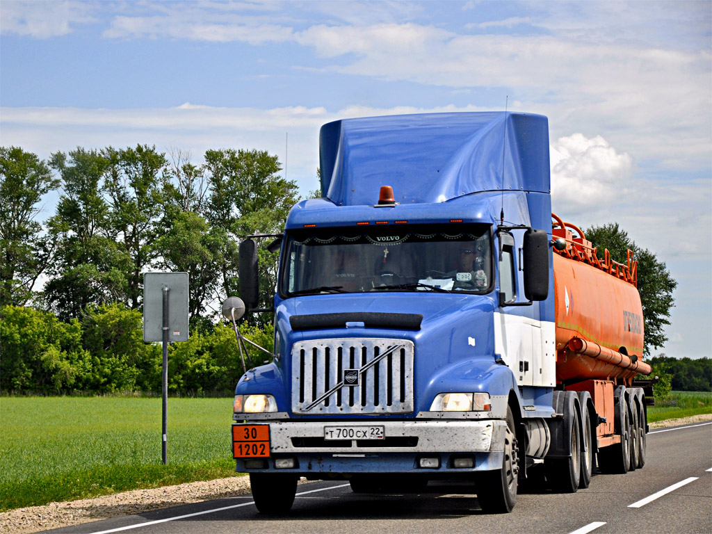 Алтайский край, № Т 700 СХ 22 — Volvo VNL610