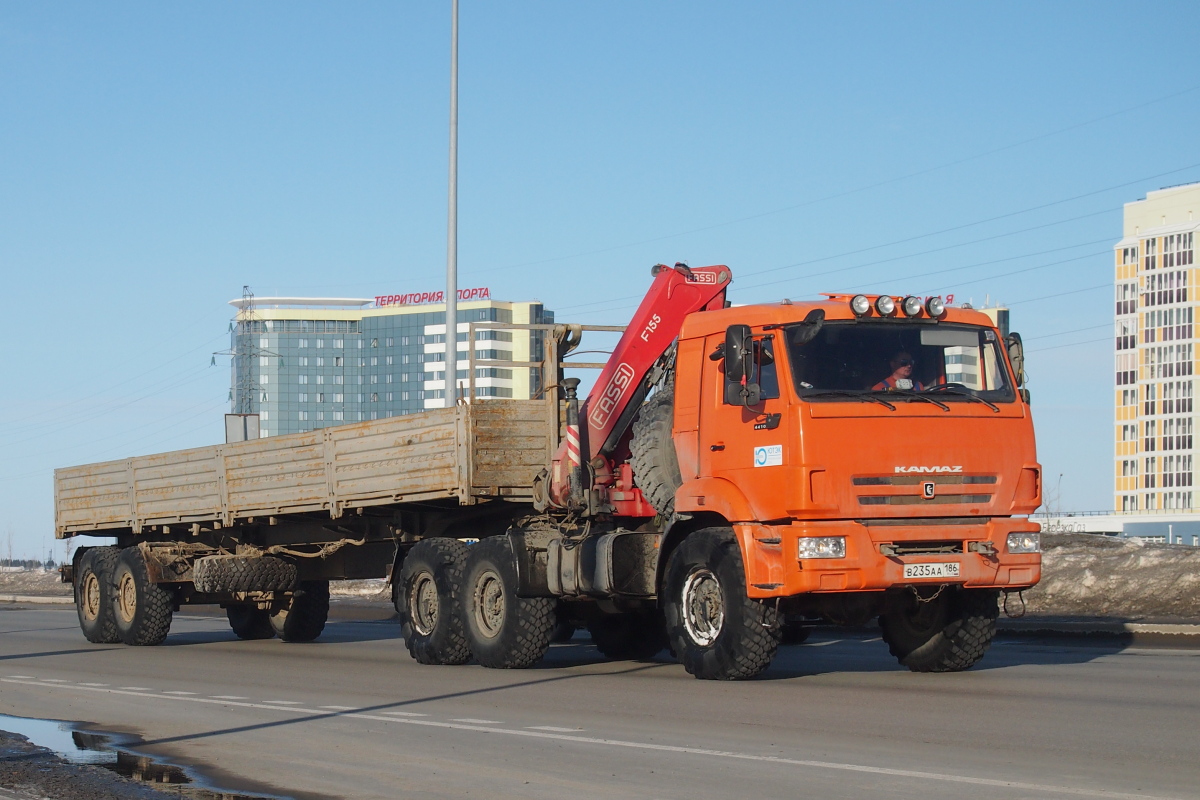 Ханты-Мансийский автоном.округ, № В 235 АА 186 — КамАЗ-44108-24 [441083]