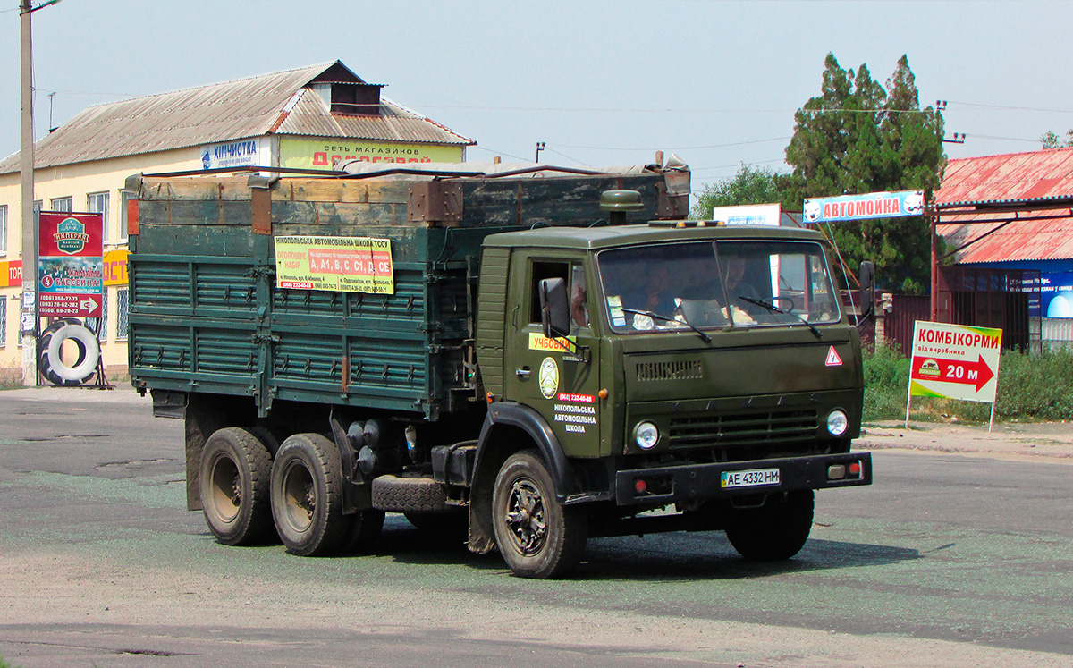 Днепропетровская область, № АЕ 4332 НМ — КамАЗ-54112