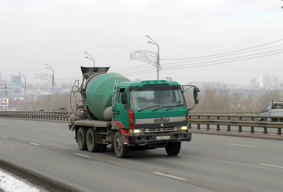 Красноярский край, № М 765 РА 24 — Isuzu Giga (общая модель)