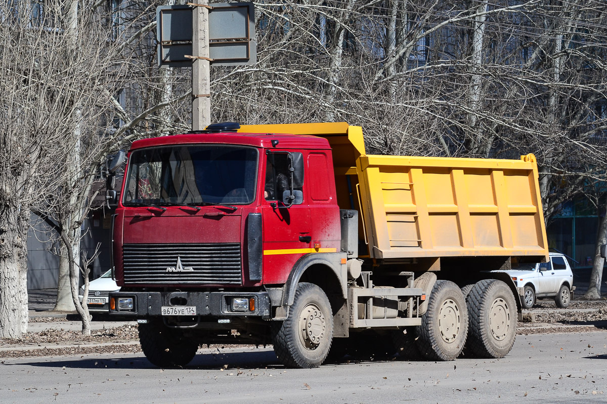 Волгоградская область, № В 676 УЕ 134 — МАЗ-5516X5